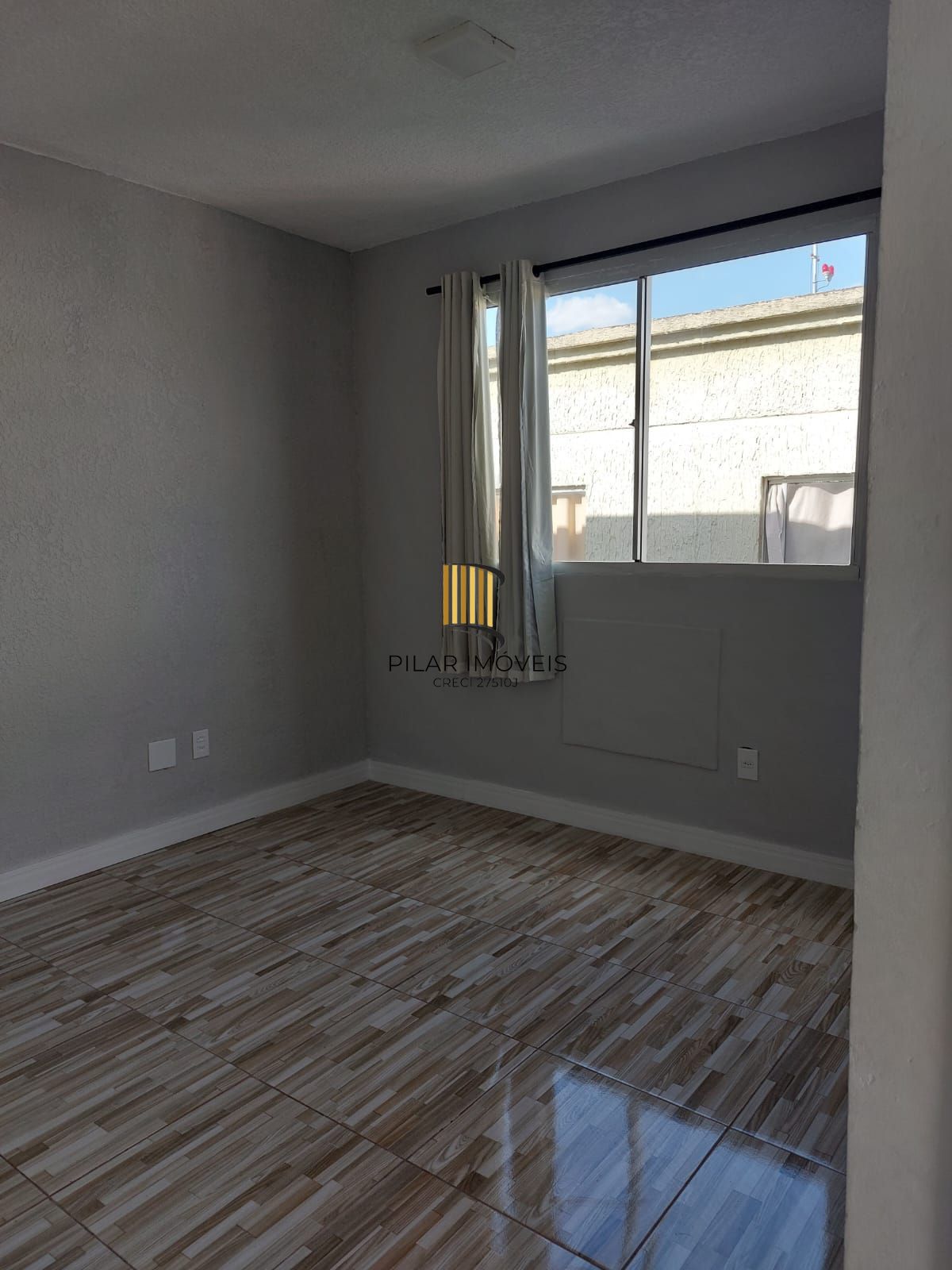 Apartamento no quinto andar  com 1 vaga descoberta !