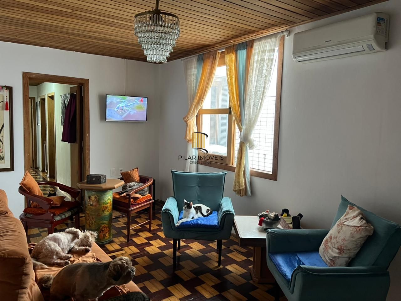 Apartamento com 03 quartos e 02 banheiros no Centro Histórico de Porto Alegre.