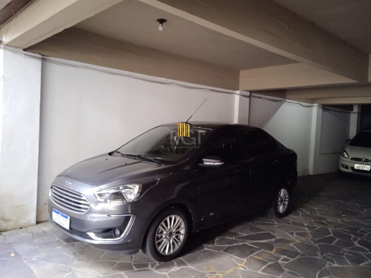 Apartamento com 128.25m², 3 dormitórios, sendo 2 suites, 1 vaga, Petrópolis,