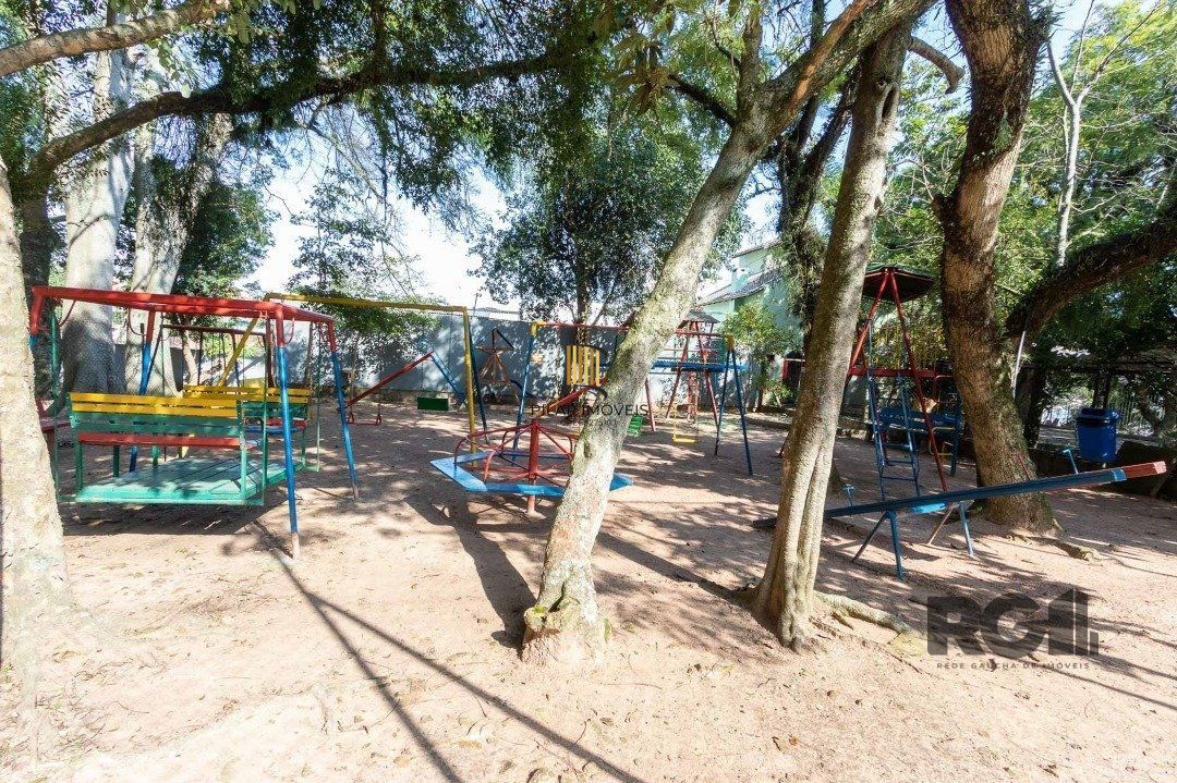 Apartamento com 3 dormitórios, 2 banheiros, 1 vaga de garagem, no bairro Cristal, Porto Alegre/RS