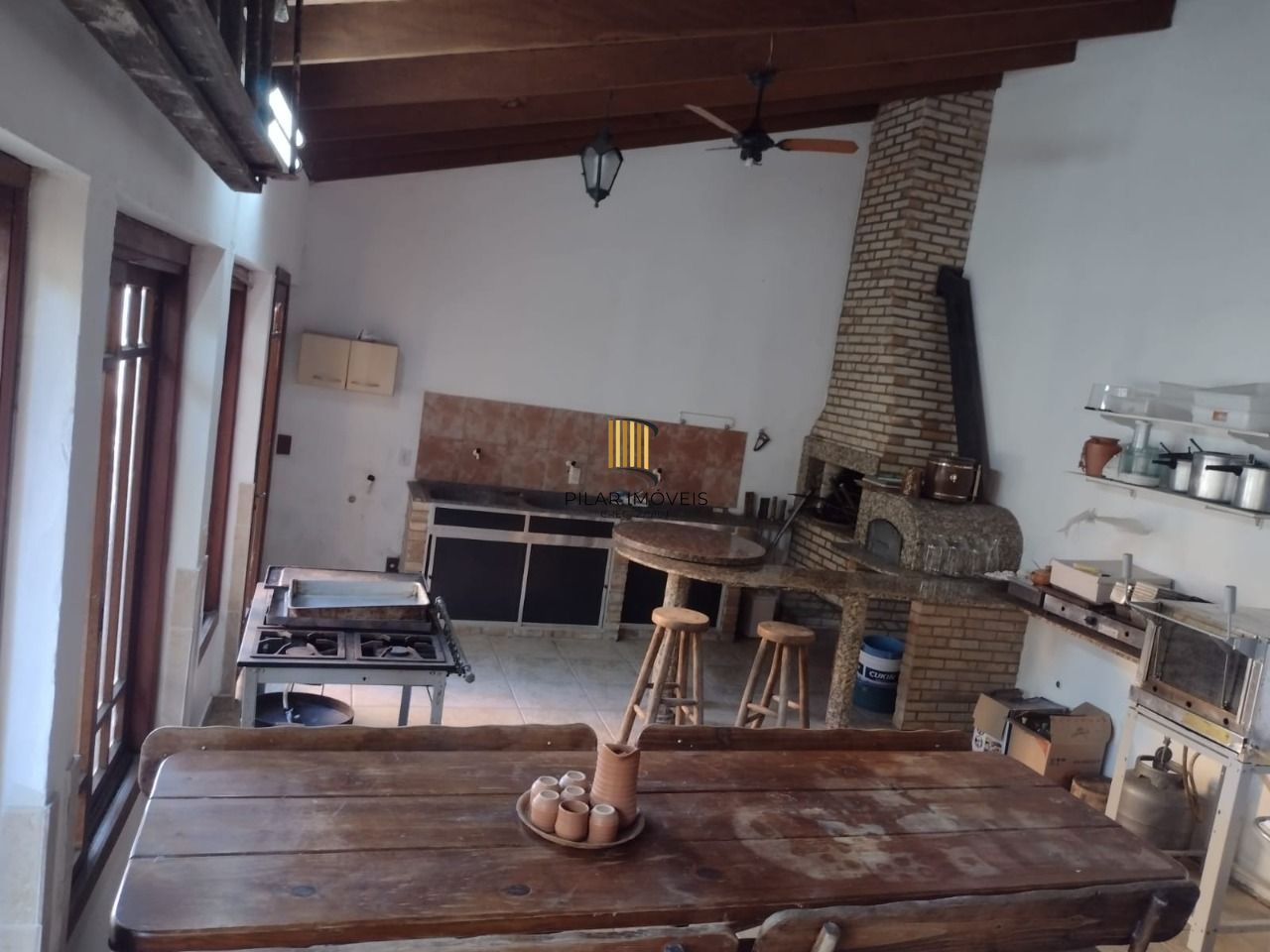 Casa para Venda - 693.6m², 5 dormitórios, sendo 3 suites, 4 vagas - Hípica