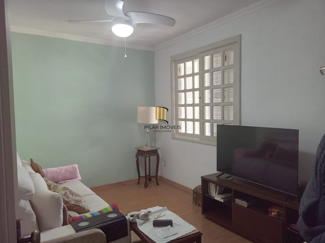 Casa sobrado  Comercial e Residencial de 4 dormitórios e 6 banheiros e 5 vagas de garagem