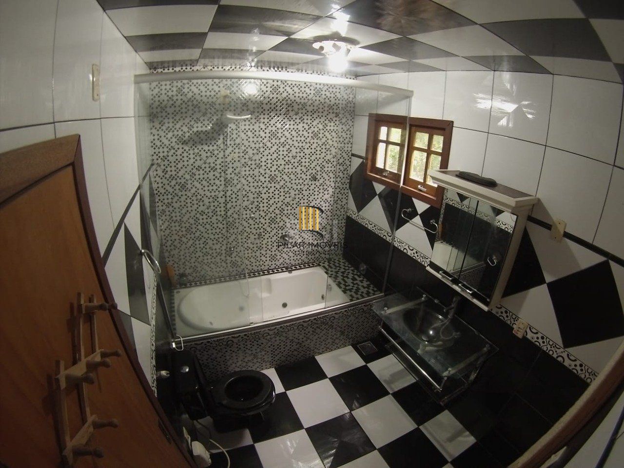 Casa 5 dormitórios no bairro Ponta Grossa