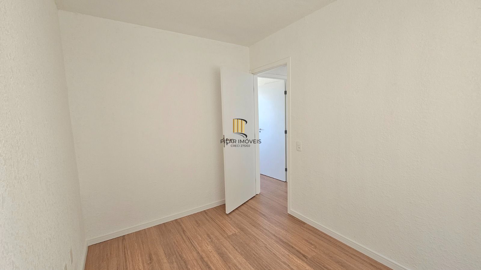 Apartamento com 2 dormitórios no bairro Restinga em Porto Alegre/RS