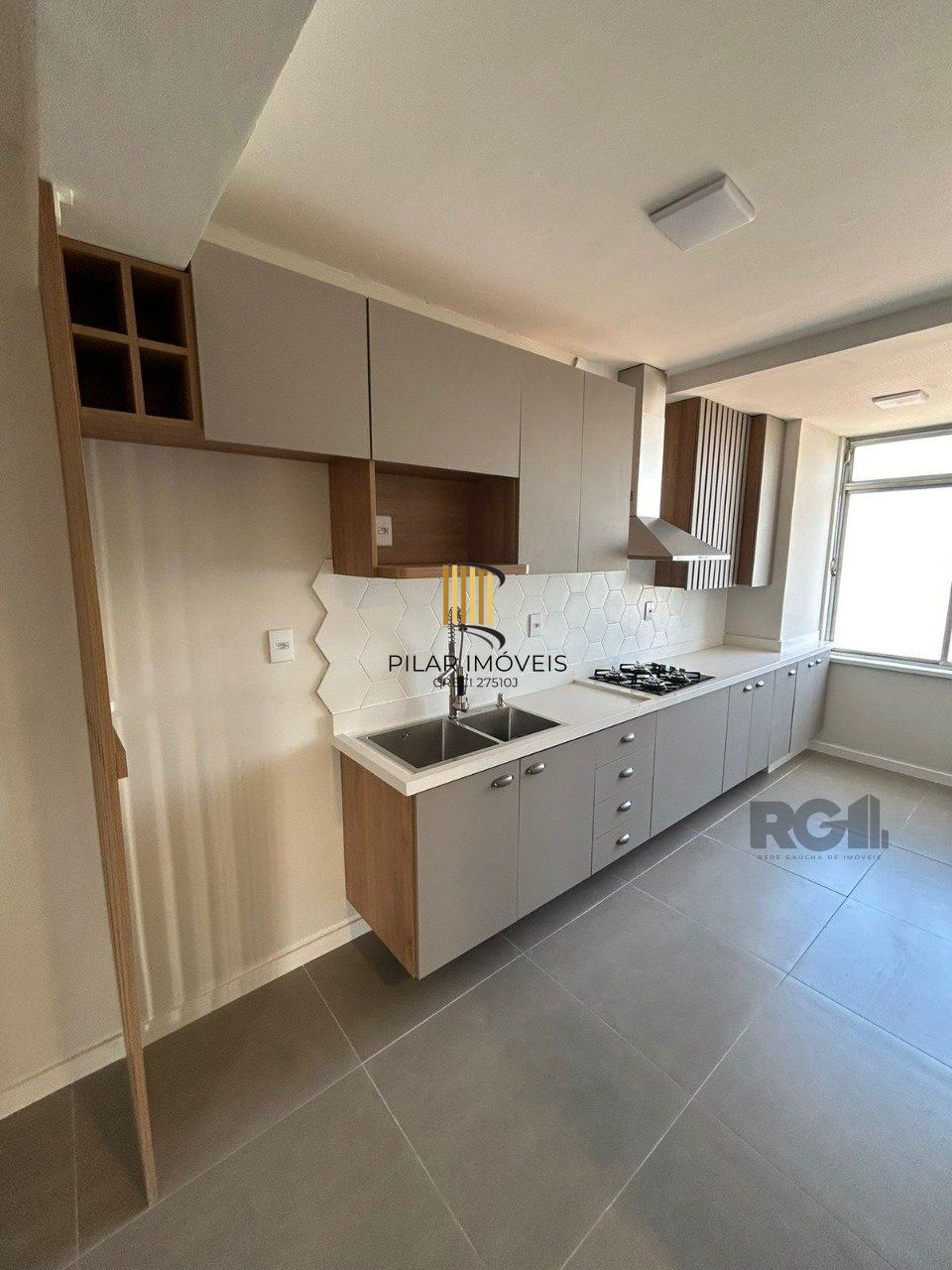 Belíssimo Apartamento com 03 quartos (01 suíte) uma vaga coberta todo Reformado