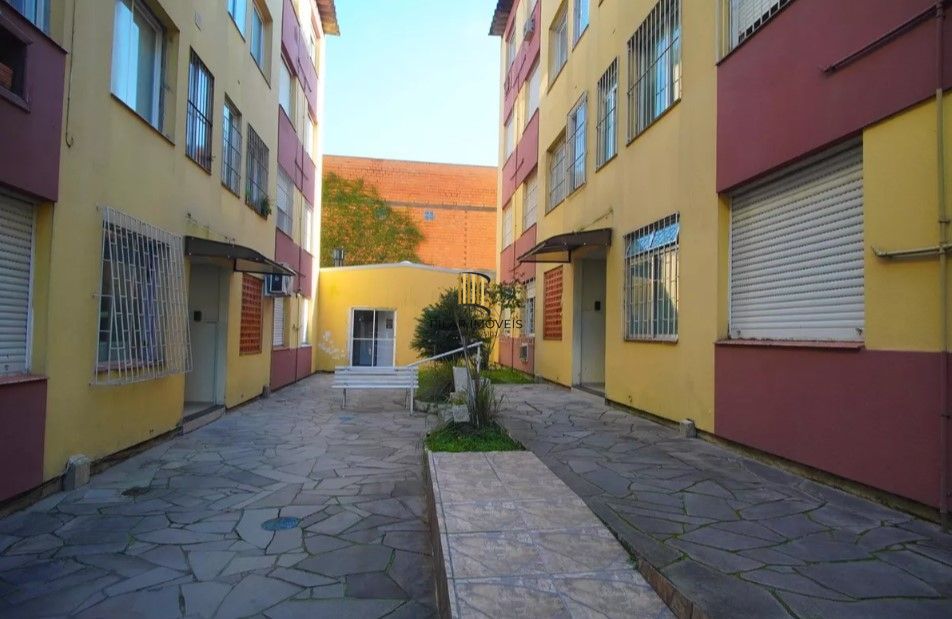 Apartamento com 01 Quarto e 01 Vaga escriturada no Bairro Jardim do Salso
