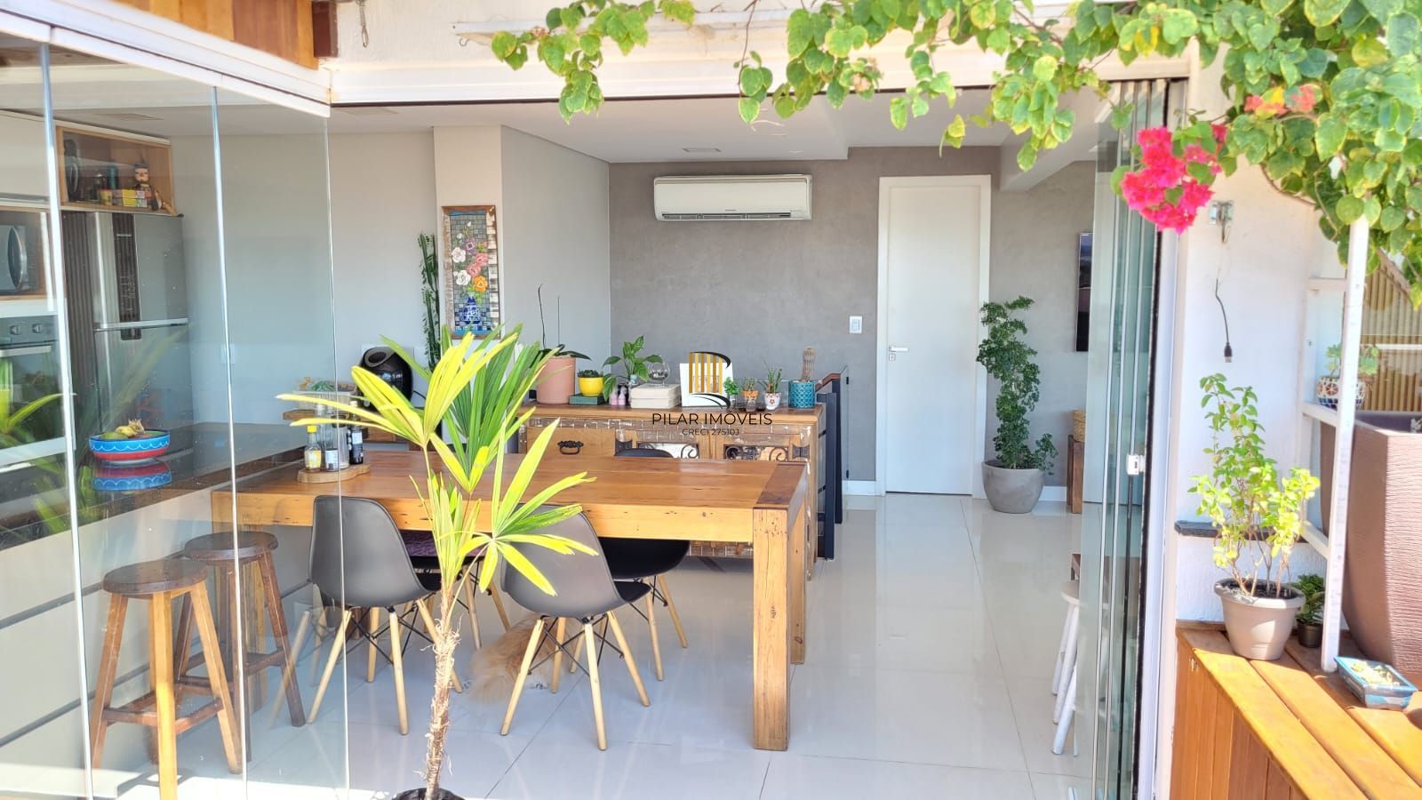 Cobertura com 157m2, 3 dormitórios no bairro Boa Vista.