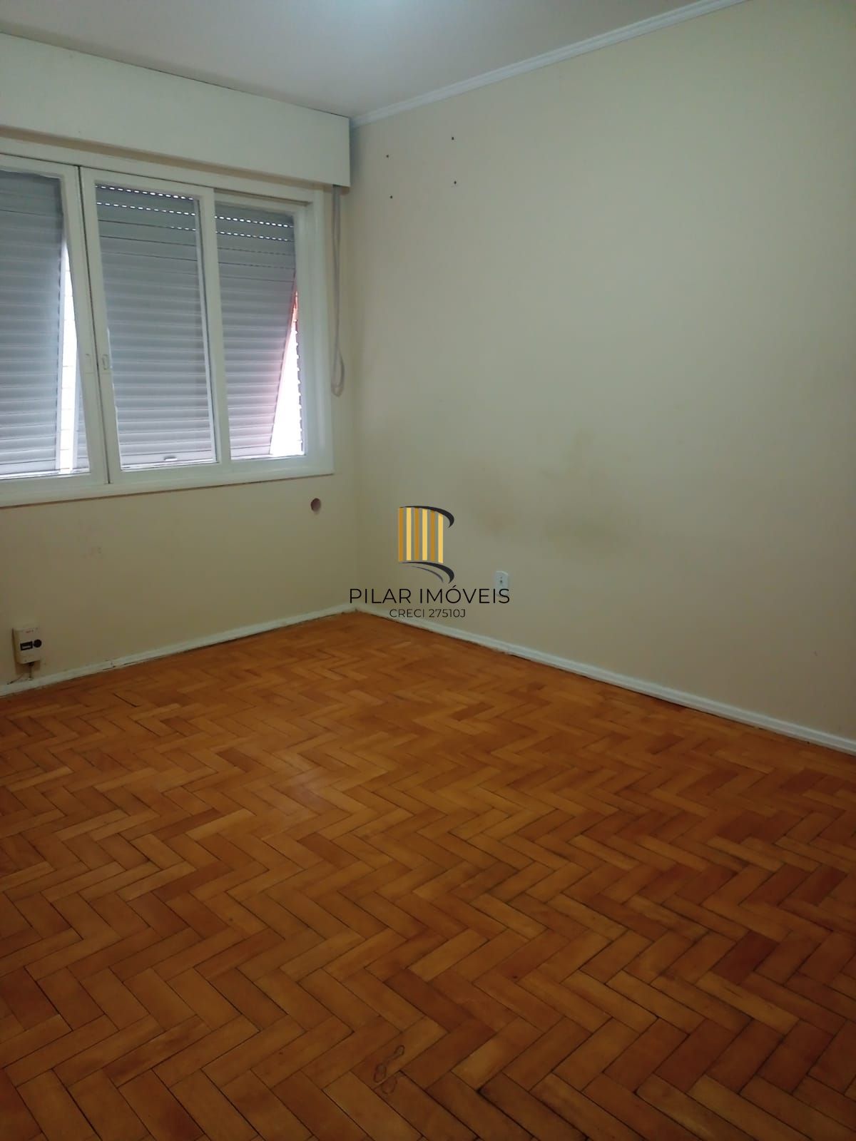Oportunidade Única! Lindo Apartamento de 3 Quartos no Coração de Porto Alegre!** 🏡                                                 Imóvel com 3 dormitórios transformado em 2 de fácil reversão.