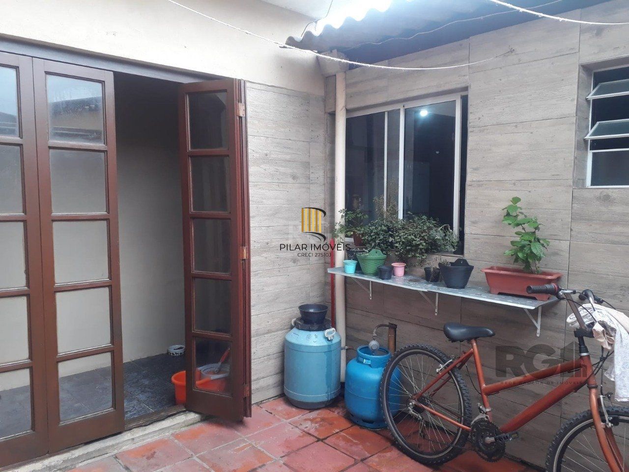 Casa com 3 dormitórios, sendo 1 suíte no bairro Hípica