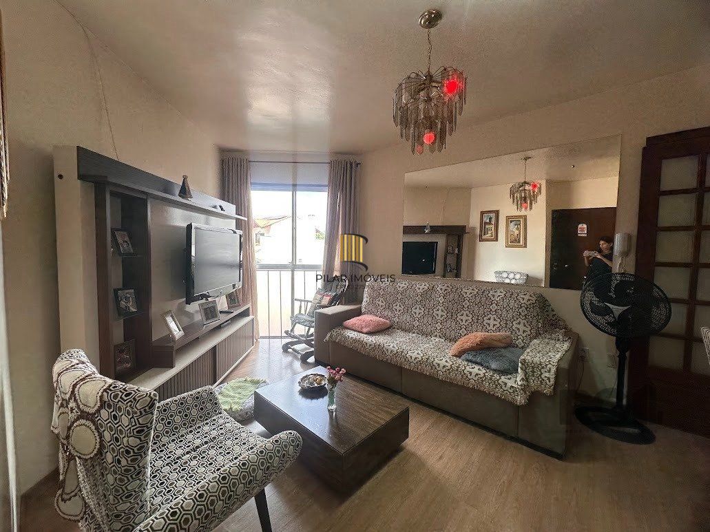 Apartamento a venda, dois dormitórios mobiliado no bairro Cristal.