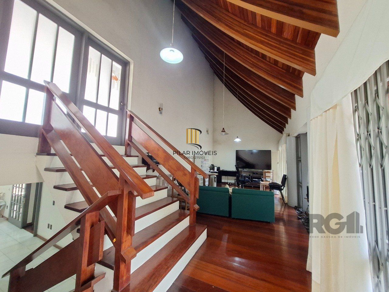 Casa com 537,00 m² com 04 dormitórios no Bairro Tristeza