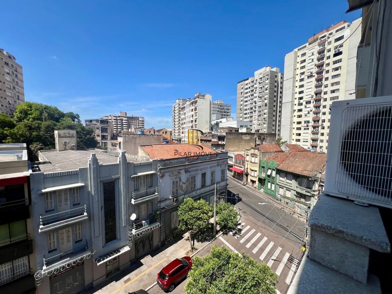 Apartamento 3 dormitórios com 80m2 no bairro Floresta.