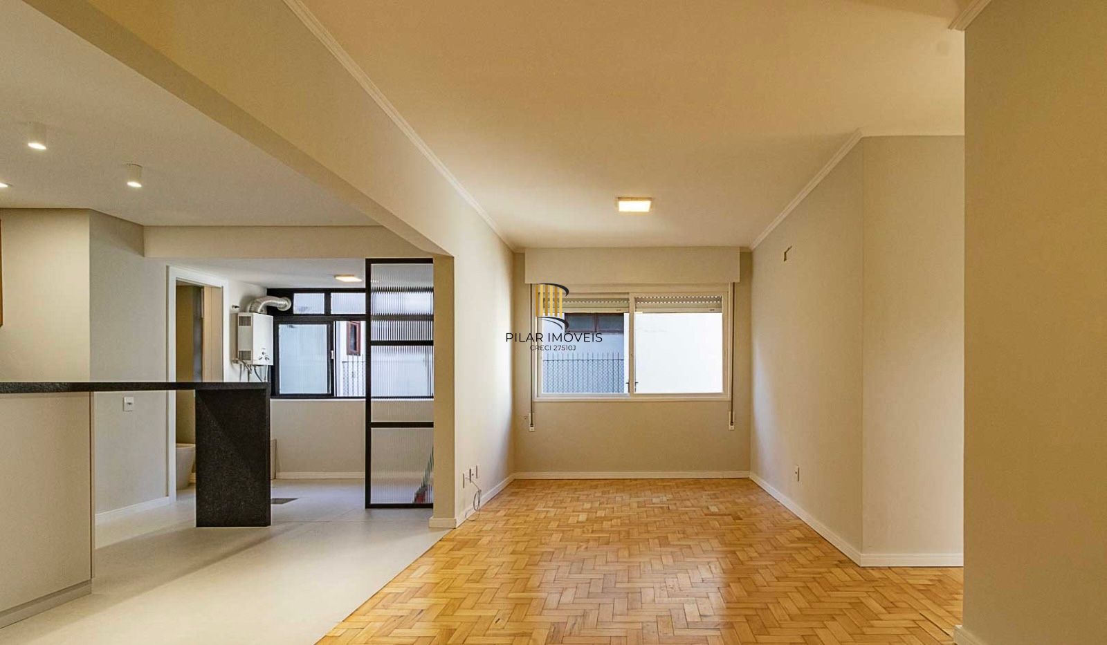 Apartamento a venda no bairro Auxliadora dois dormitórios, totalmente reformado.