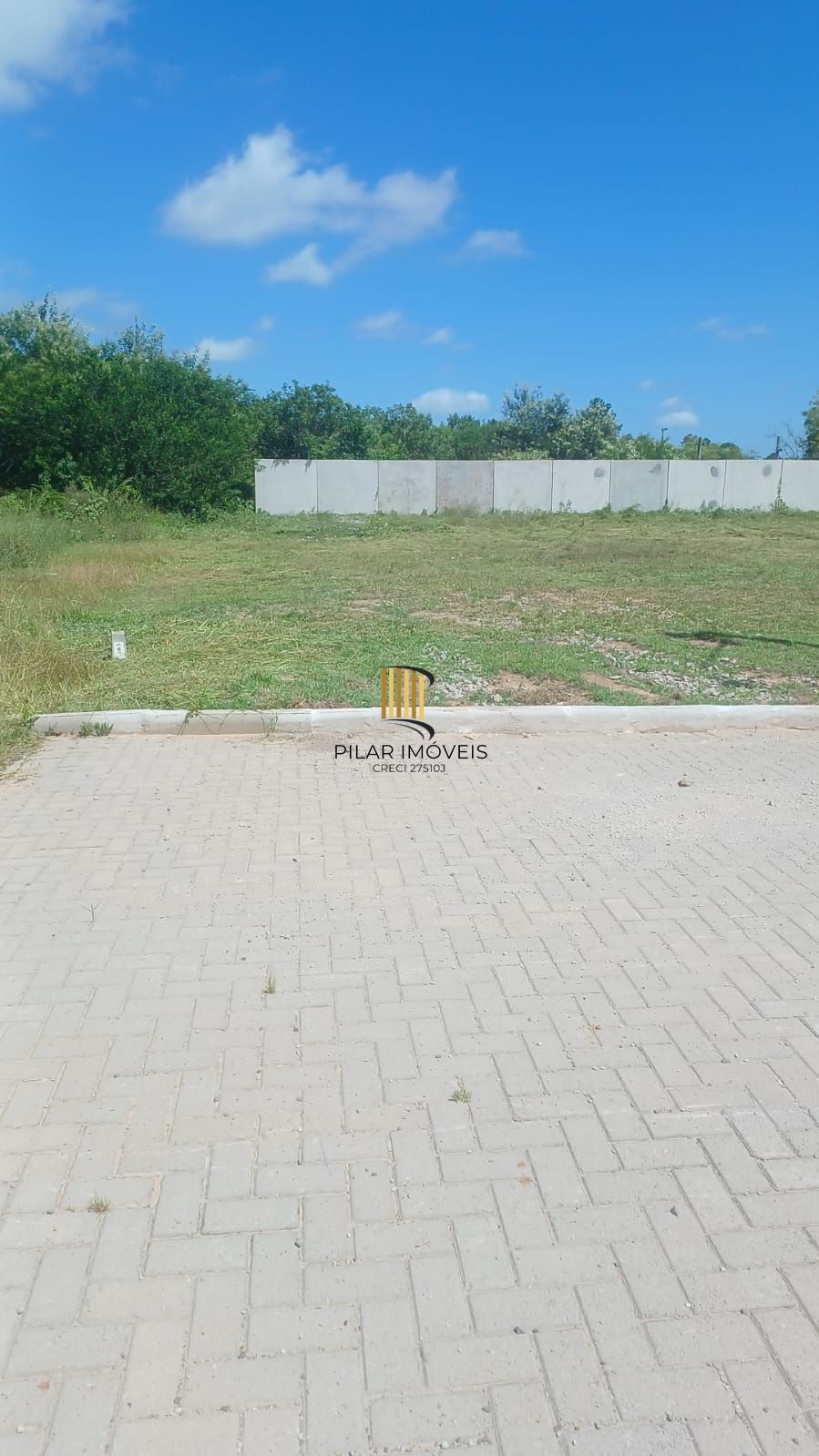 Terreno com 863,79 no loteamento Arbo Village Park em Santa Maria.