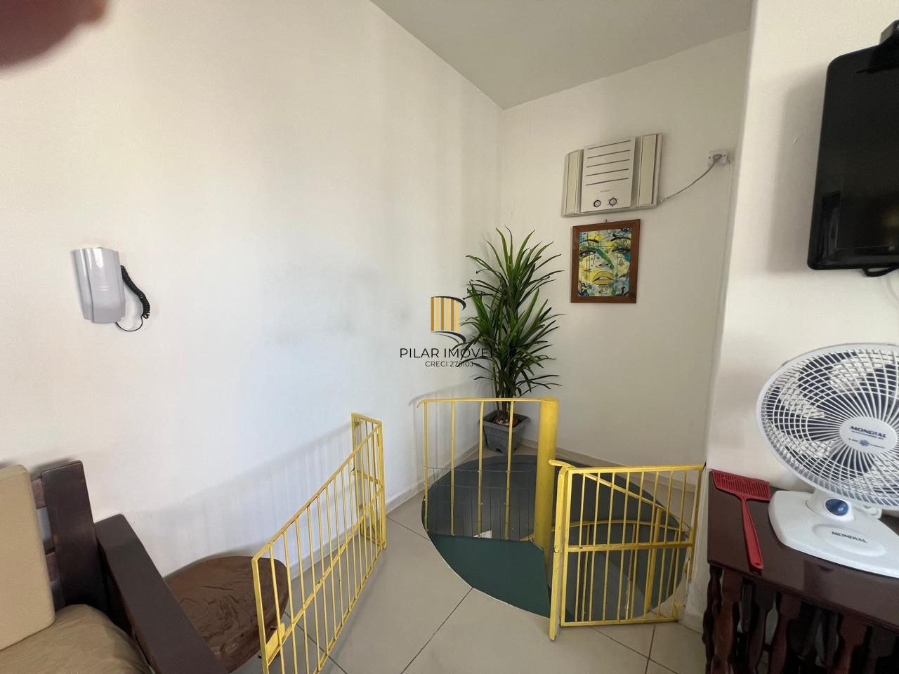 Cobertura 1 dormitorio semi mobiliada no Bairro Santana