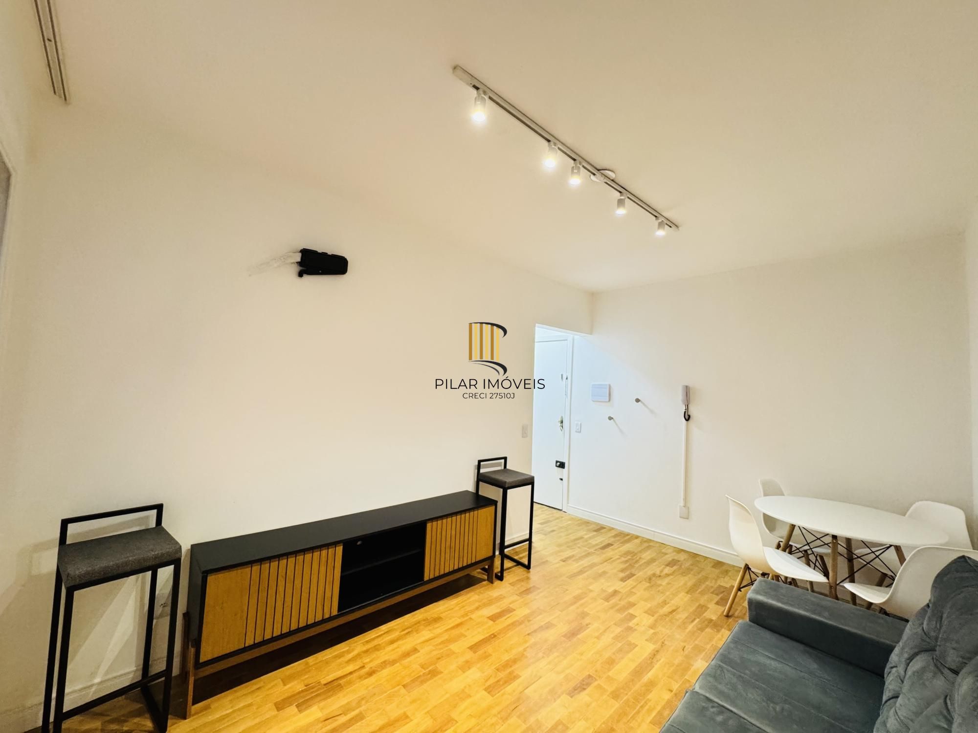 Apartamento 01 dormitório reformado Centro Porto Alegre
