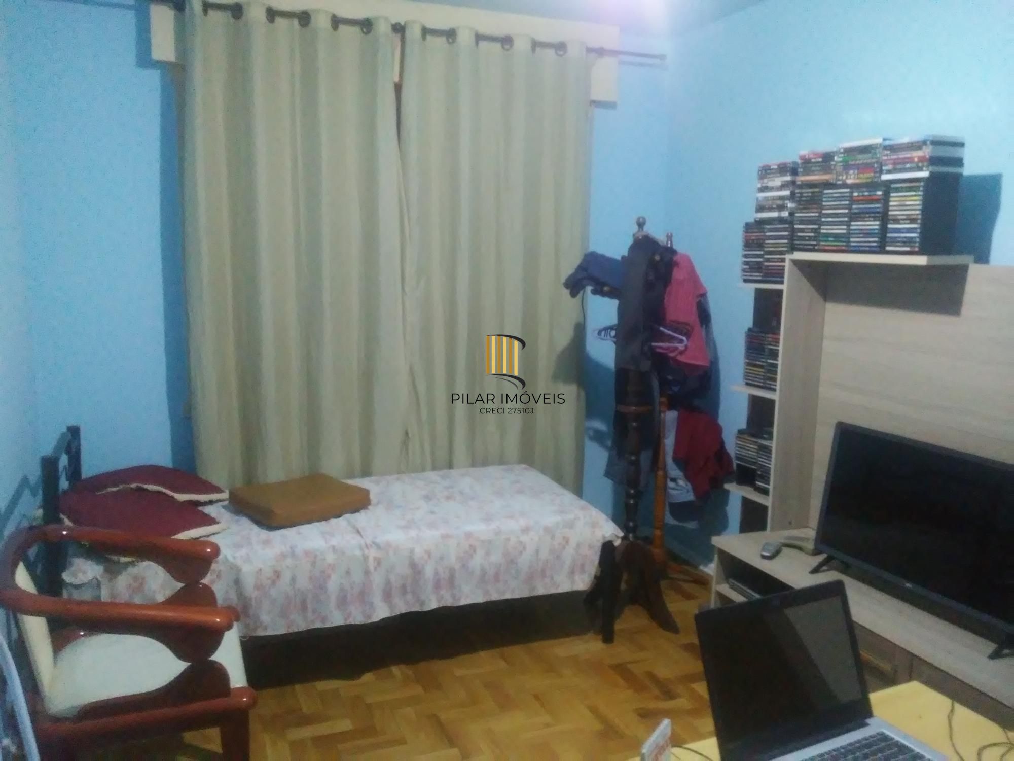 APARTAMENTO 2 DORMITÓRIOS NO 2º PAVIMENTO 1º ANDAR LOCALIZADO  NO BAIRRO SÃO SEBASTIÃO