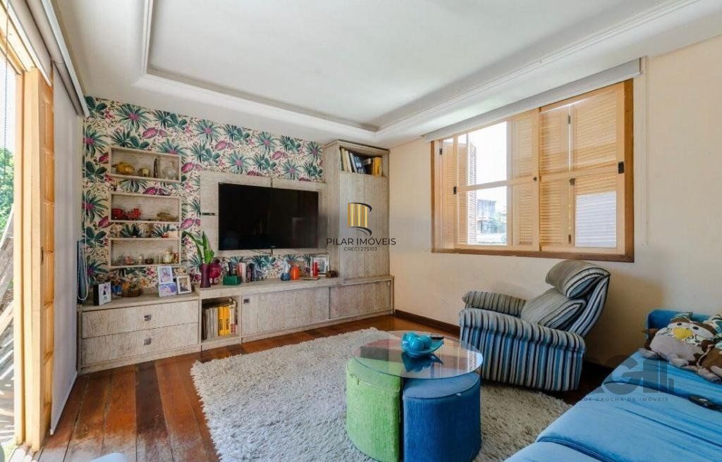 Casa 6 dormitórios no bairro Vila Conceição