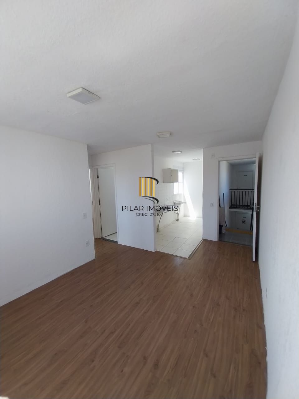 Apartamento com 02 quartos e 01 vaga no Bairro Hípica em Porto Alegre