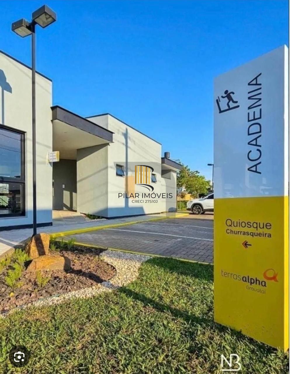 CASA EM CONDOMINIO TÉRREA,  3 SUÍTES 4 VAGAS DE GARAGEM, EM GRAVATAI RS