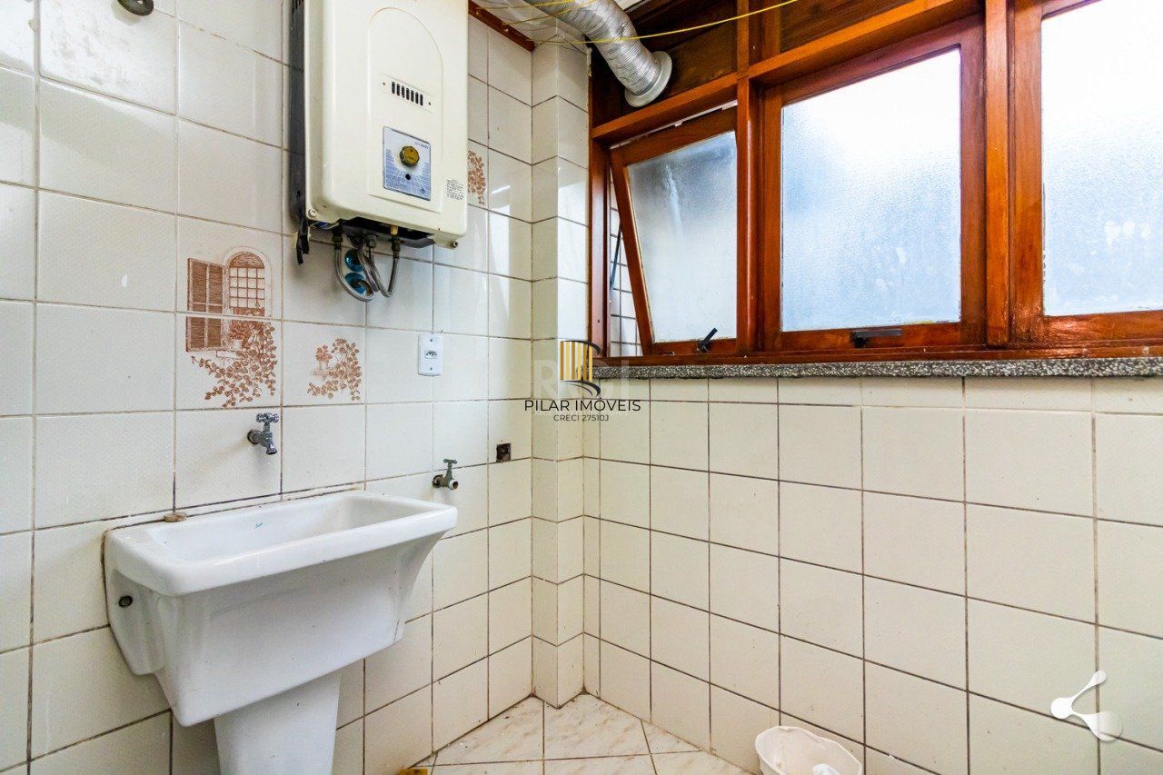 EXCELENTE APARTAMENTO DE 3 DORMITÓRIOS E 2 VAGAS DE GARAGEM
