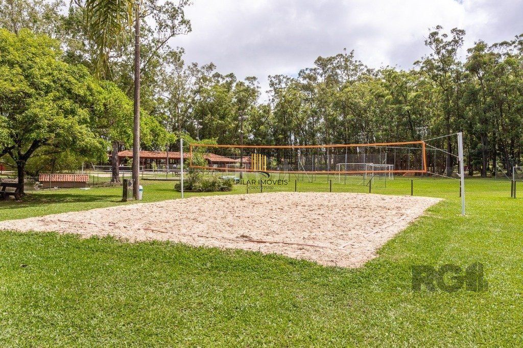Casa com 4 quartos, suíte, churrasqueira, vaga de garagem, no bairro Elsa, Viamão/RS