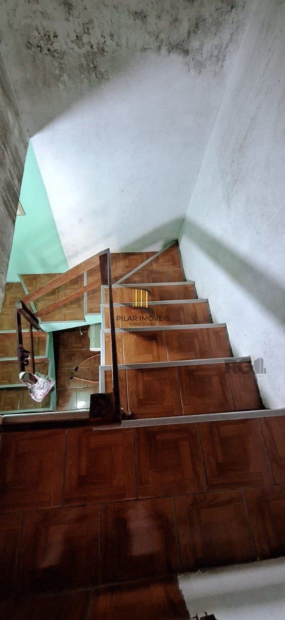 Casa 4 Dormitório(s) Bairro Serraria