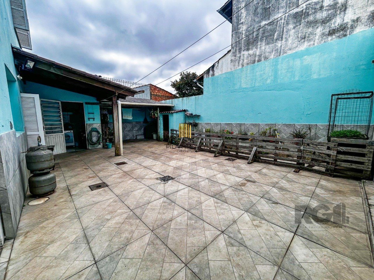 Casa 4 dormitórios no bairro Vila Nova