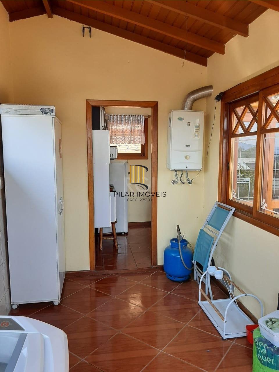 Casa para Venda - 274m², 3 dormitórios, sendo 1 suites, 3 vagas - Guarujá, Porto Alegre