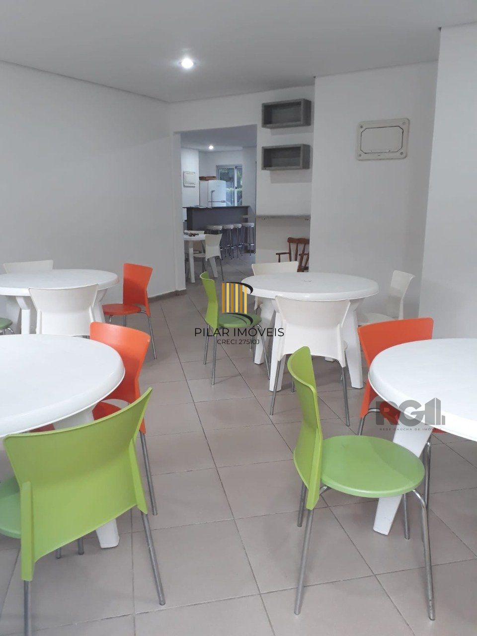 APARTAMENTO DE 2 DORMITÓRIOS E VAGA ESCRITURADA EM CONDOMÍNIO COM INFRA COMPLETA.