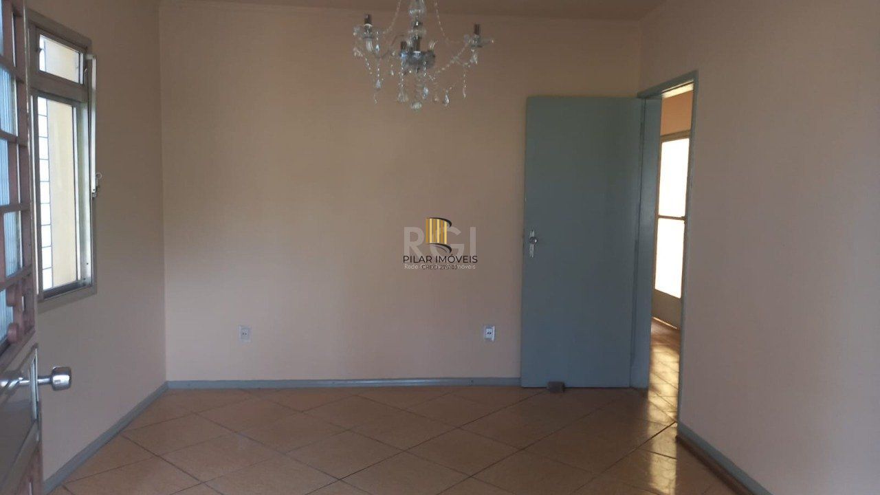 Casa  com 03 dormitórios e 01 suíte no Bairro Partenon Porto Alegre/RS