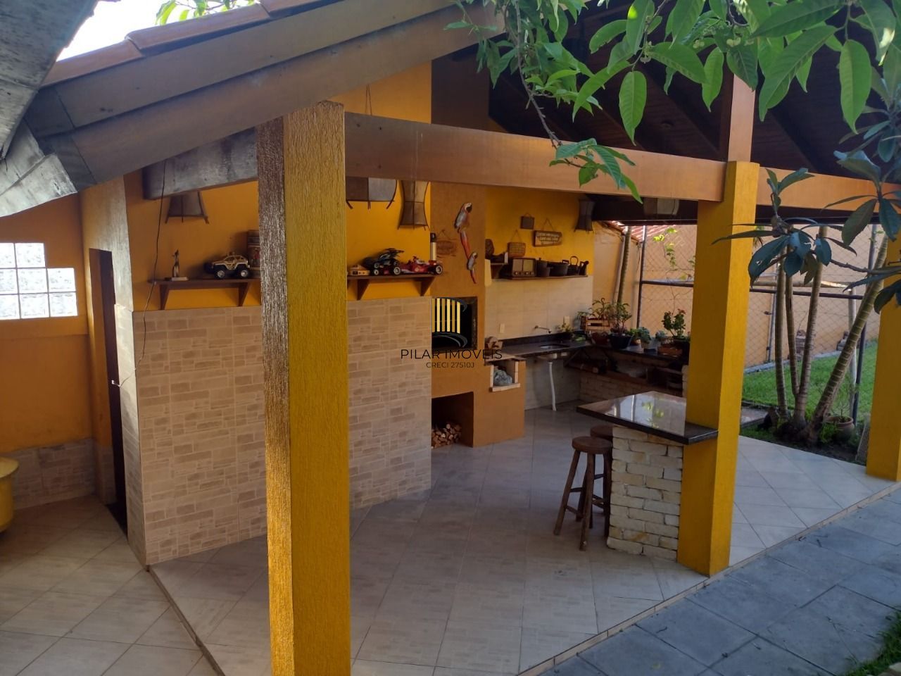 Casa para Venda - 693.6m², 5 dormitórios, sendo 3 suites, 4 vagas - Hípica