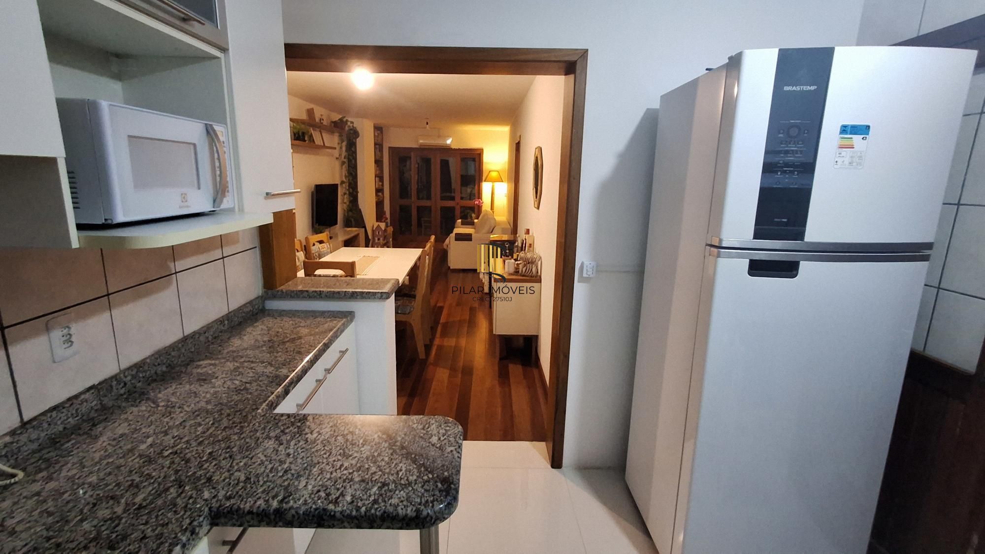 Apartamento com 03 quartos e 01 vaga escriturada no Bairro Tristeza