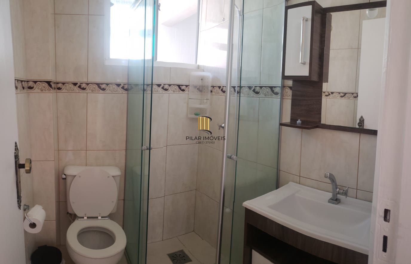 Apartamento de 2 dormitórios  quarto andar no bairro jardim Itu Sabará