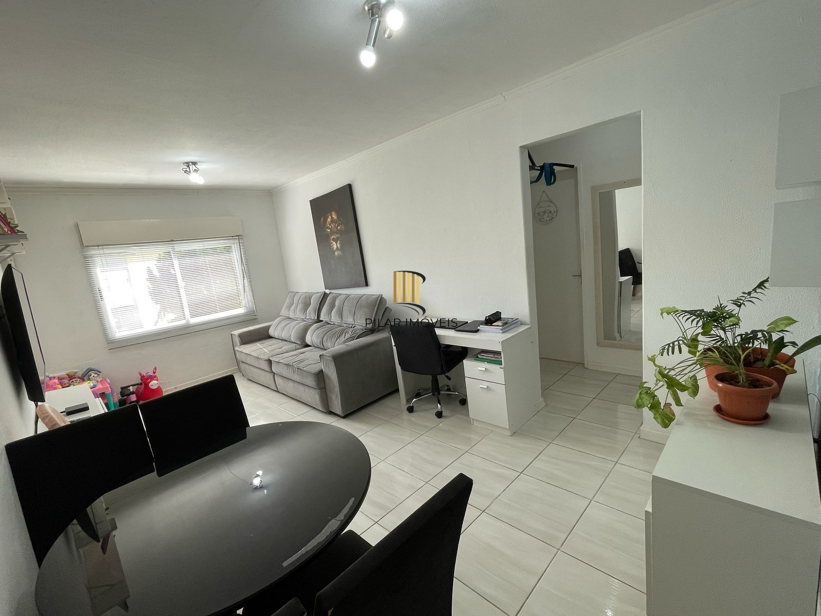 Apartamento com 02 quartos no Bairro Sarandi