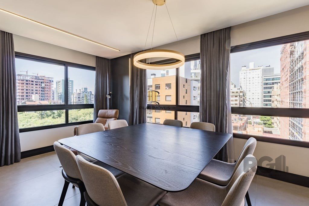 Apartamento para Venda - 130.07m², 3 dormitórios, sendo 3 suites, 3 vagas - Petrópolis