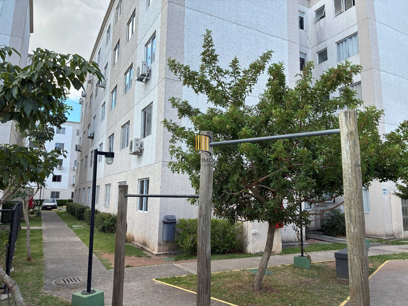 Apartamento com 02 quartos e 01 vaga no Bairro Santa Rosa de Lima em Porto Alegre