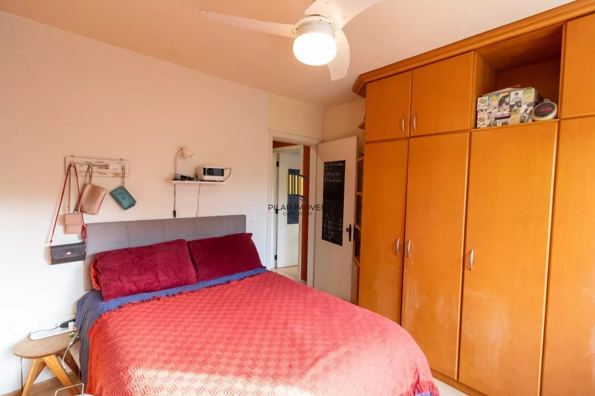 Apartamento 02 dormitórios - sacada com churrasqueira peças amplas em Tradicional condomínio no Bairro Cavalhada - 01 vaga escriturada