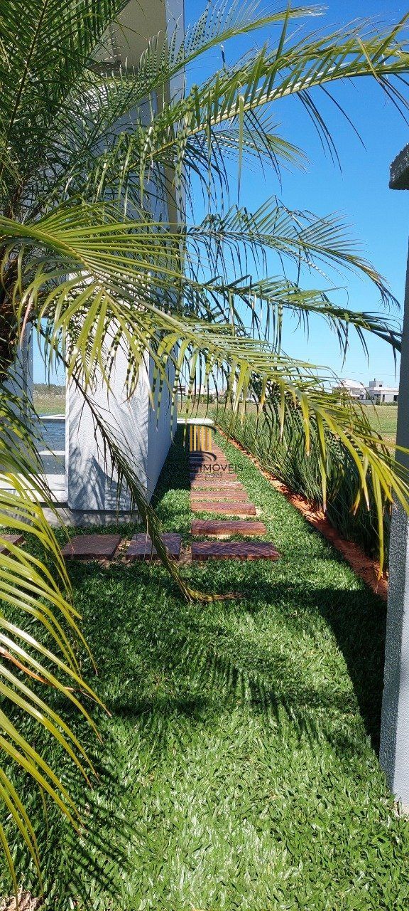 Casa em condomínio com 3 dormitórios, sendo todos suítes em Torres