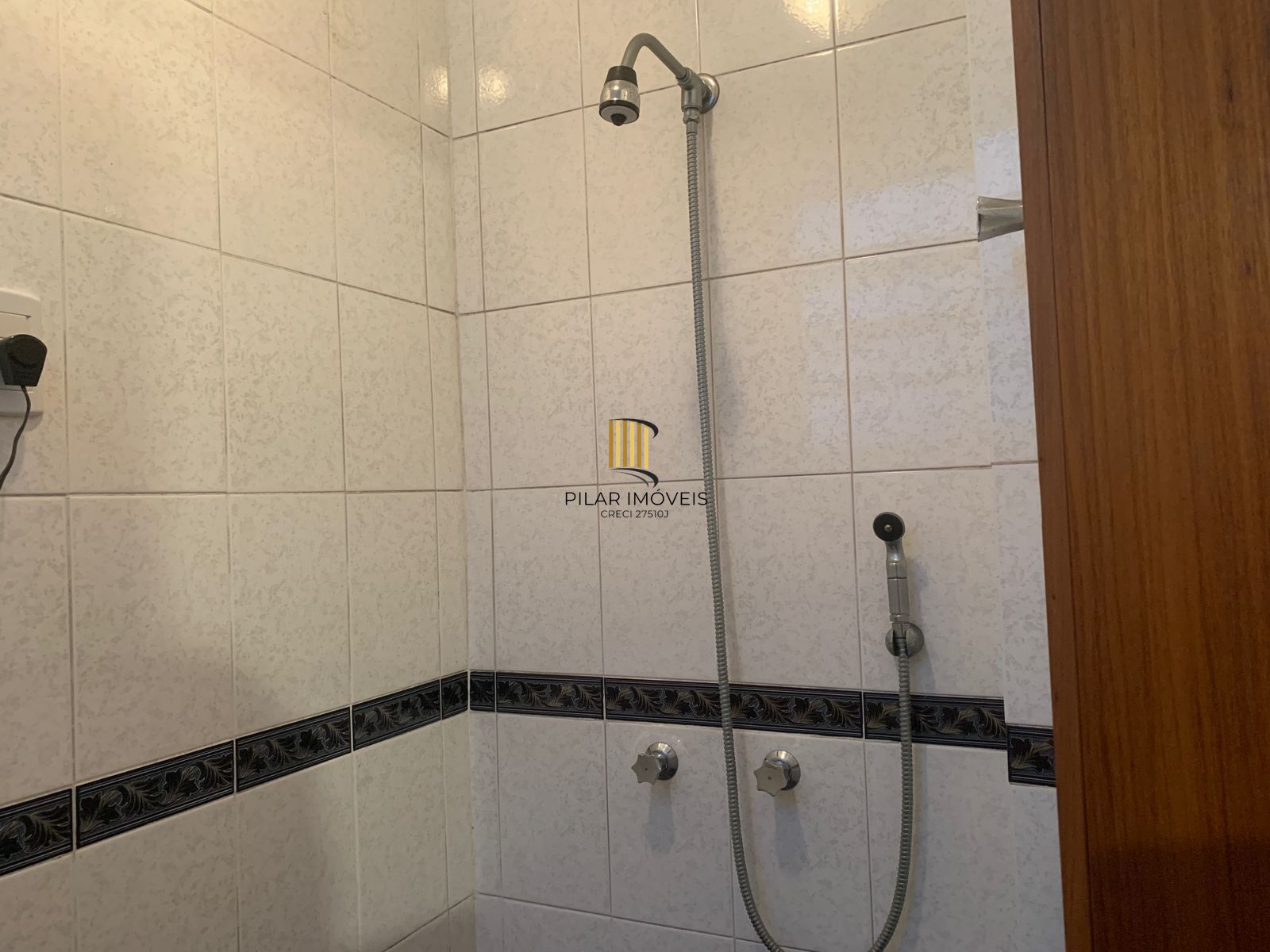 Apartamento 3 dormitórios com 2 banheiros e garagem no Menino Deus