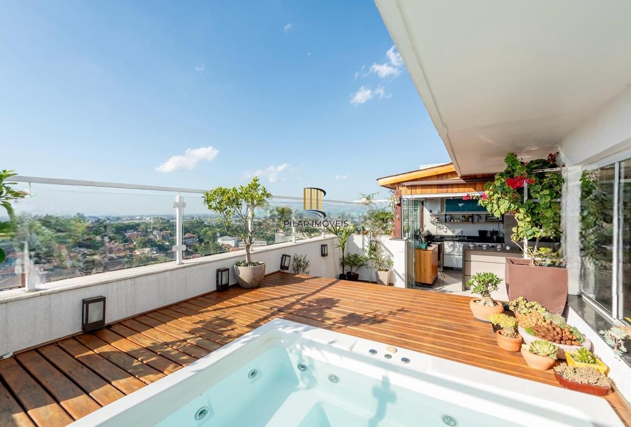 Cobertura com 157m2, 3 dormitórios no bairro Boa Vista.