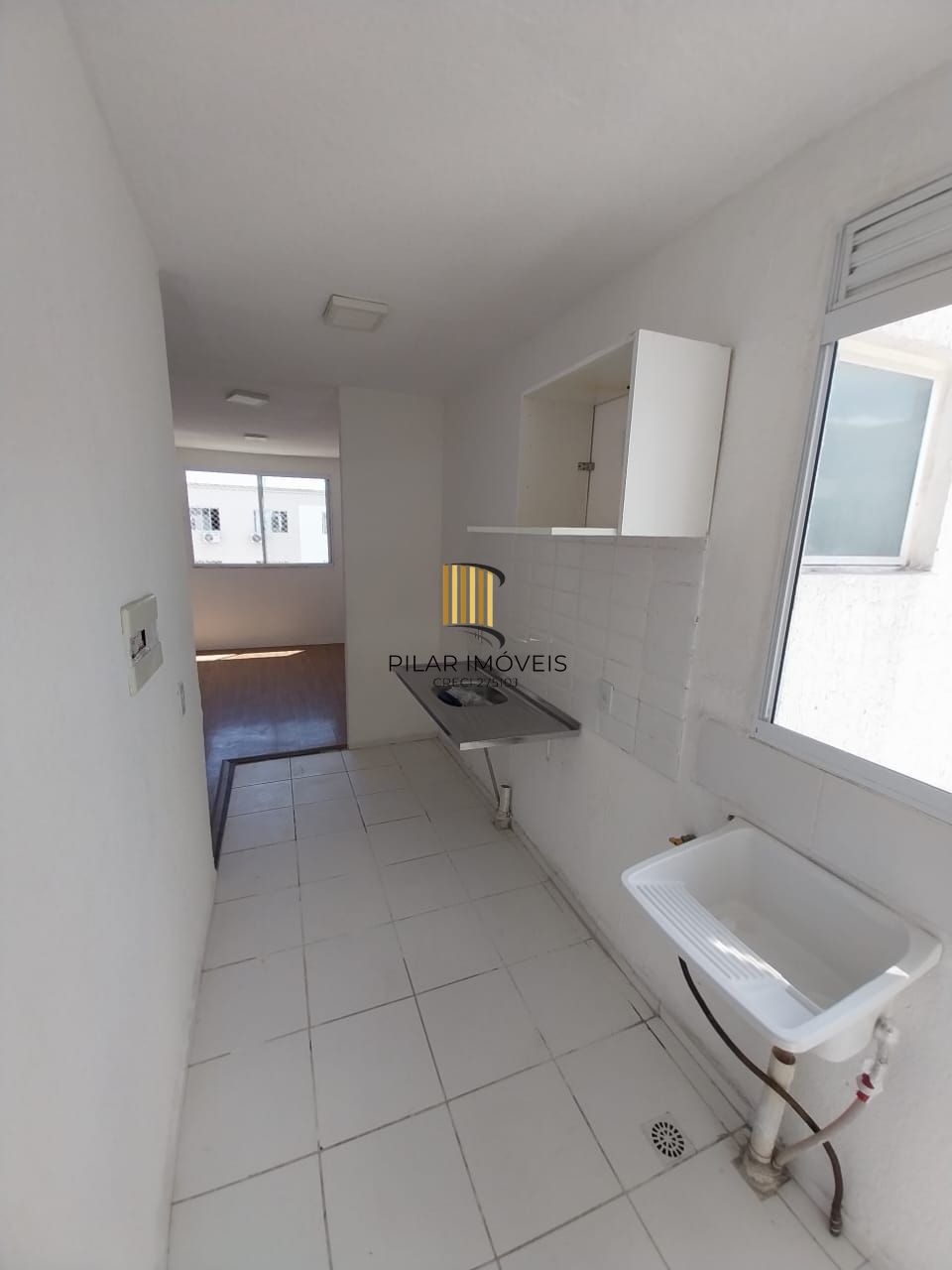 Apartamento com 02 quartos e 01 vaga no Bairro Hípica em Porto Alegre