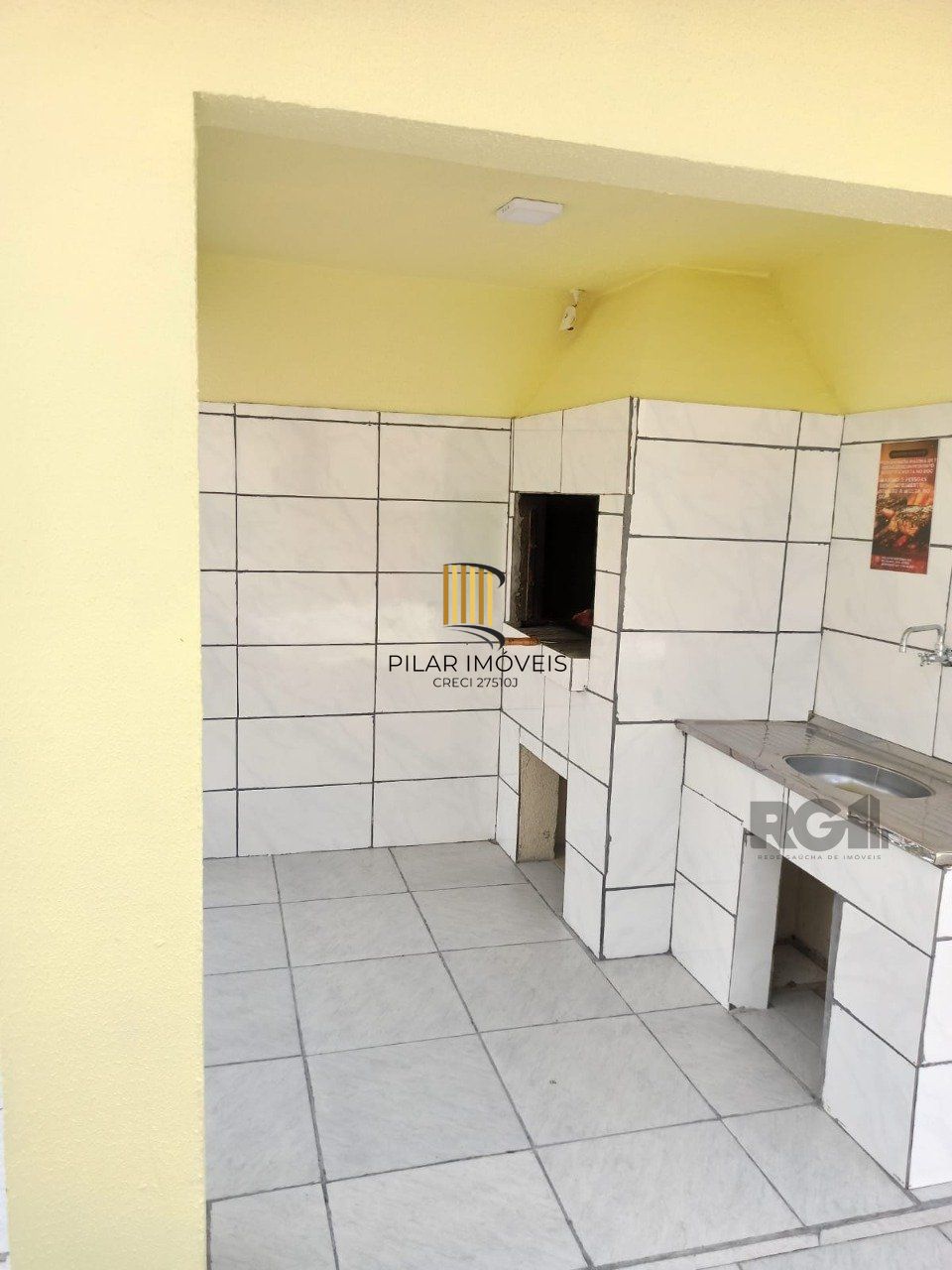 Oportunidade !!! Lindo Apartamento 02 Dormitórios reformado e com vaga.