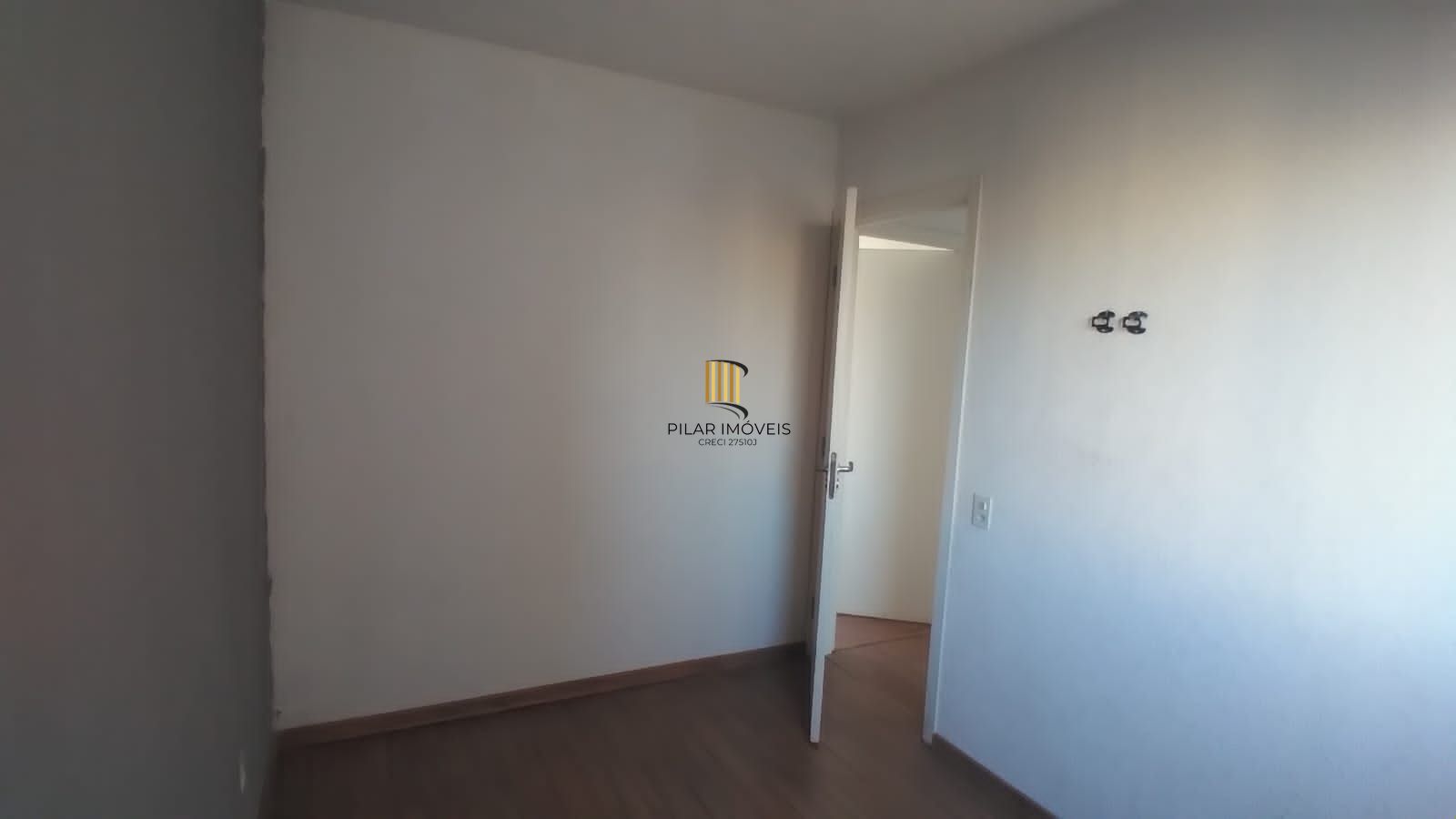 Apartamento com 02 quartos e 01 vaga no Bairro Sarandi