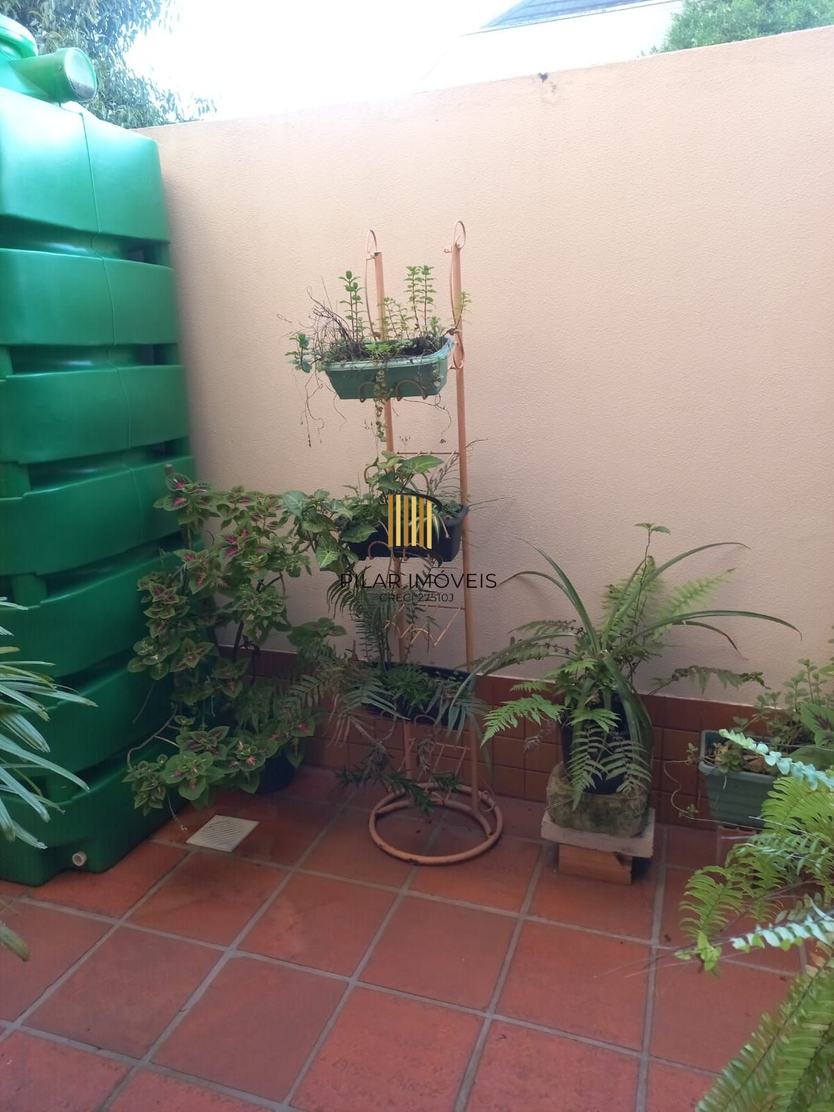 Apartamento 2 dormitórios, lareira, churrasqueira, 1 vaga de garagem escriturada, no Bairro Tristeza em Porto Alegre/RS