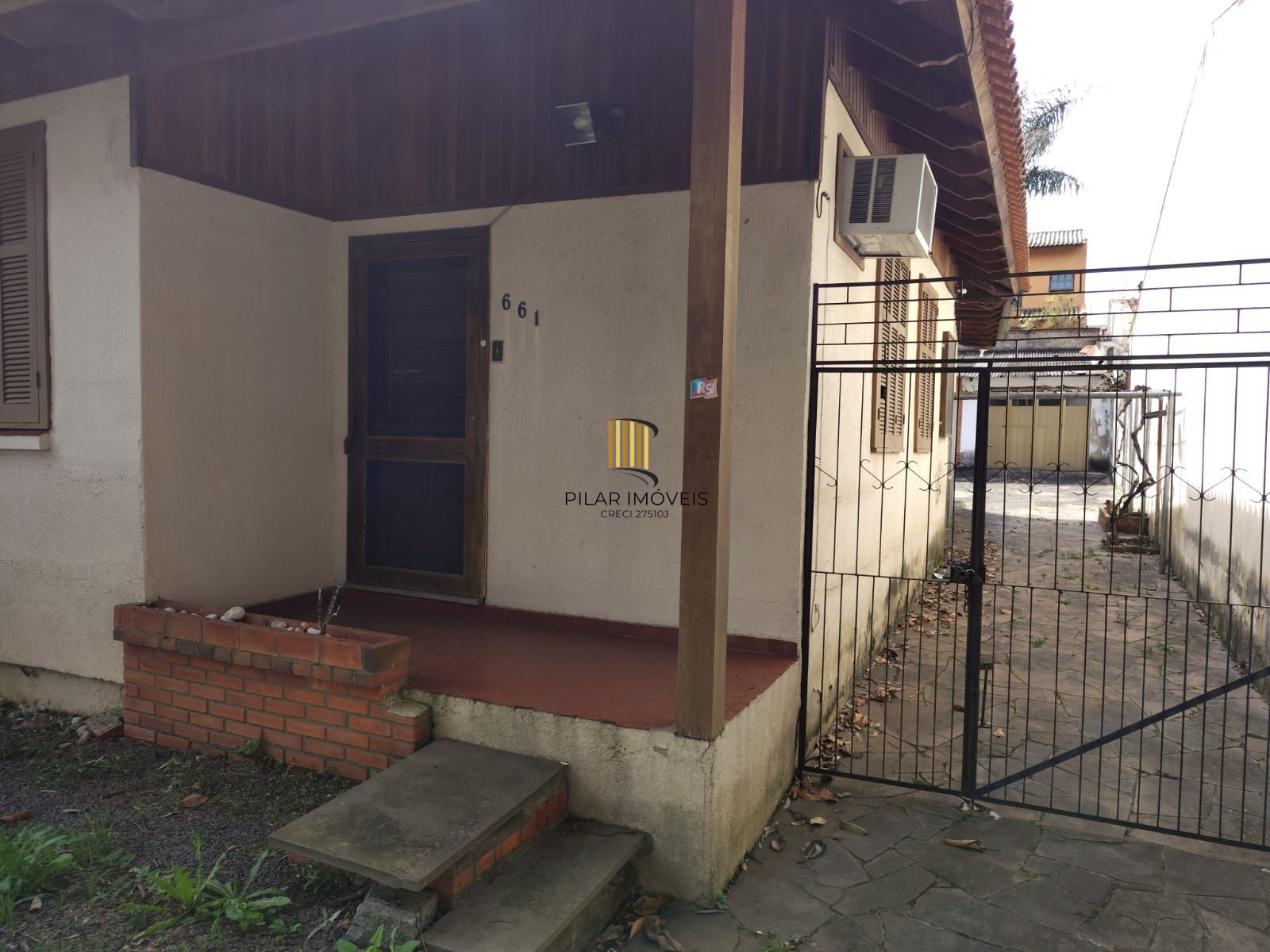 Casa com 03 quartos no Bairro São Pedro em Porto Alegre