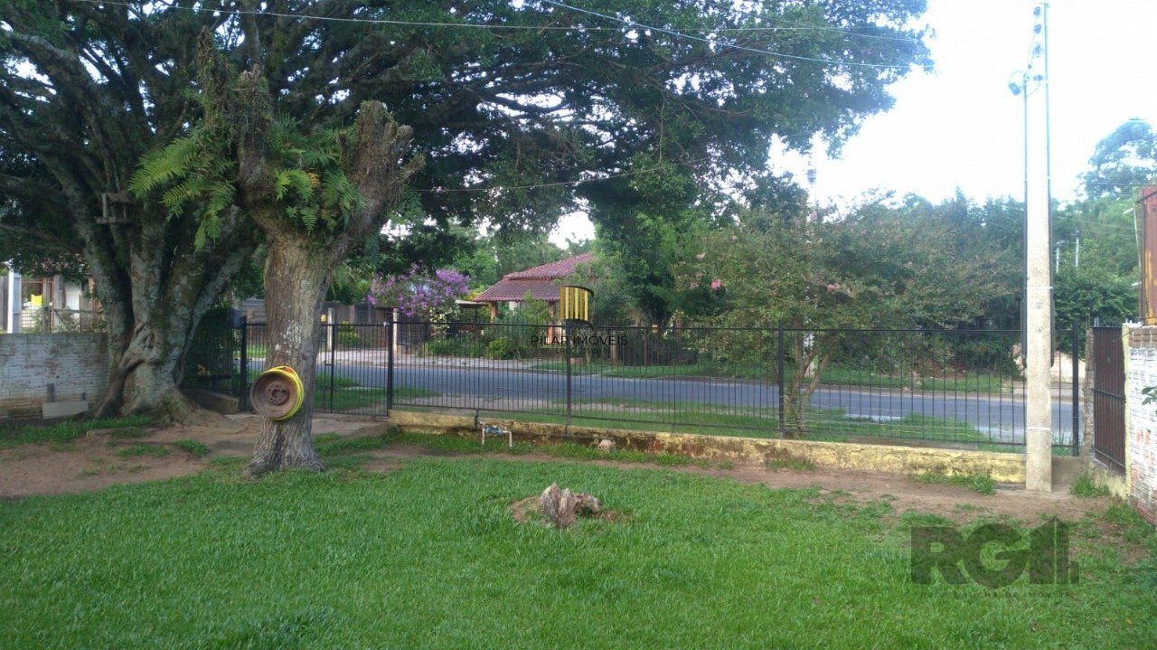 Casa de 2 dormitórios no bairro Belém Velho