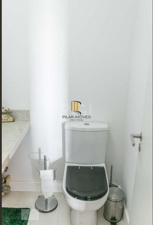 Apartamento com 3 quartos, 1 suíte, churrasqueira, 2 vagas de garagem, no bairro Cristal, Porto Alegre/RS