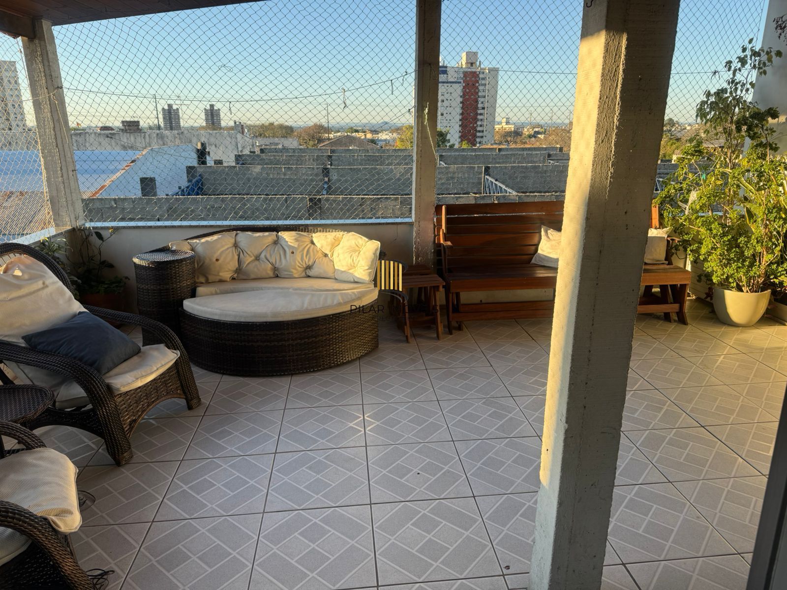 Cobertura com 03 quartos e 01 suíte e 02 vagas no Bairro Sarandi