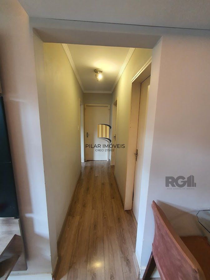 Apartamento com 3 quartos, vagas de garagem, semi mobiliado - 68m² no bairro Medianeira, Porto Alegre/RS